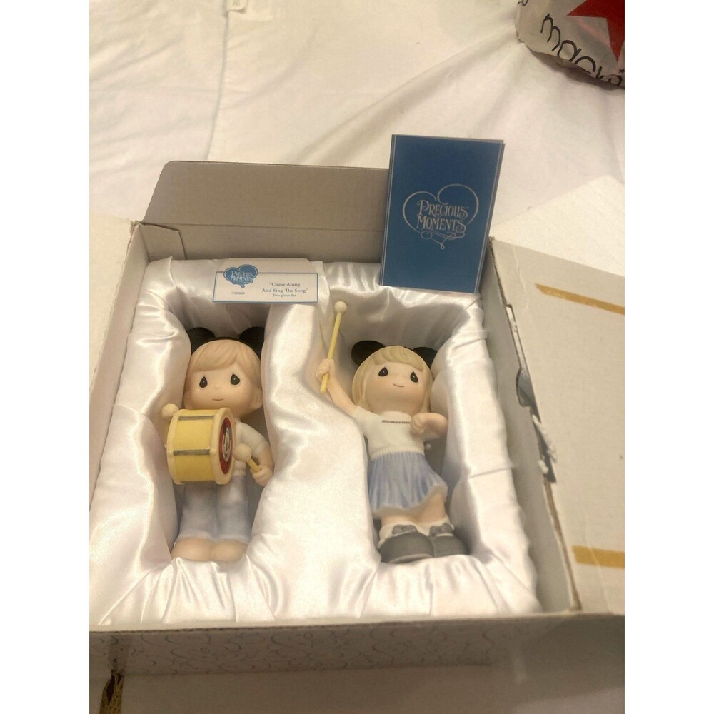 Retired Disney Showcase Collection Precious Moments “Come Along & Sing the Song”